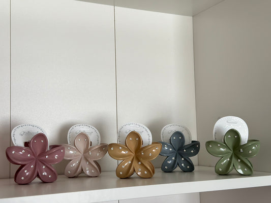 Flower hair clips